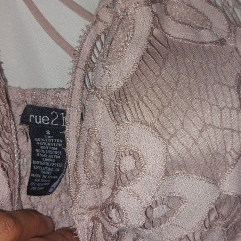 RUE 21 SPAGUETTI STRAP TOP BLOUSE LACE SMALL GUC BODYSUIT - Picture 3 of 12